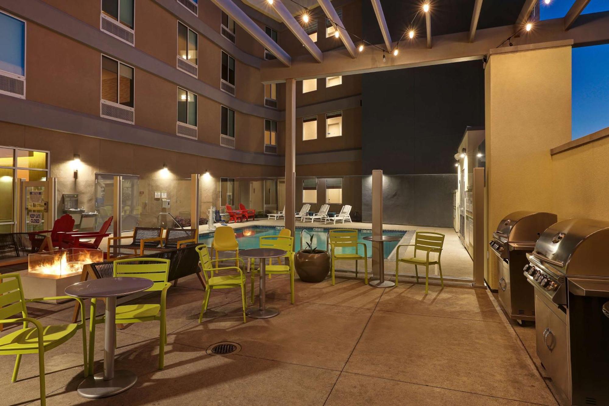 Home2 Suites By Hilton Turlock, Ca Екстер'єр фото
