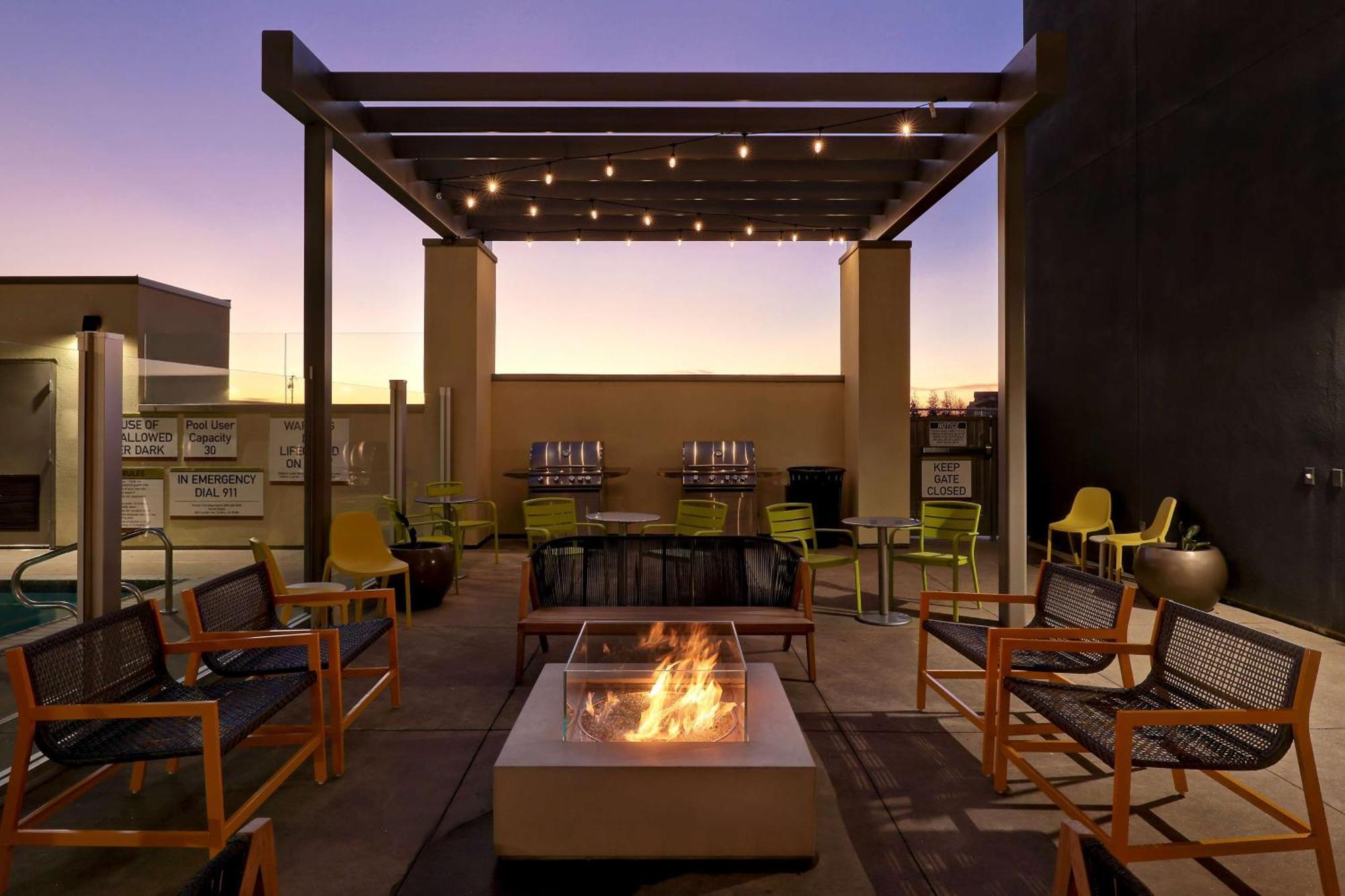 Home2 Suites By Hilton Turlock, Ca Екстер'єр фото